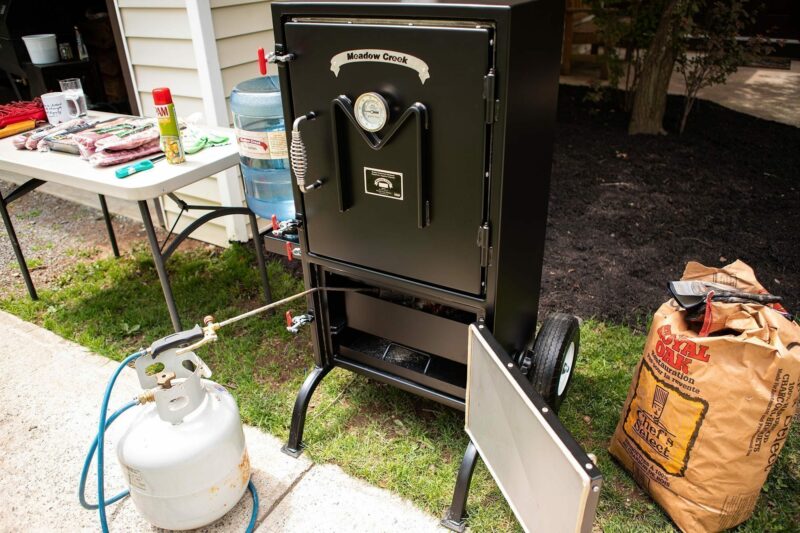 Firing Meadow Creek BX25 Box Smoker